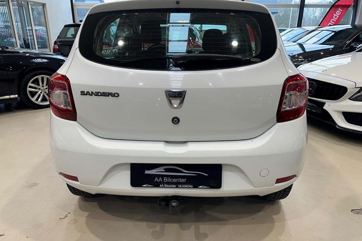 Hvid Dacia Sandero fra 2013