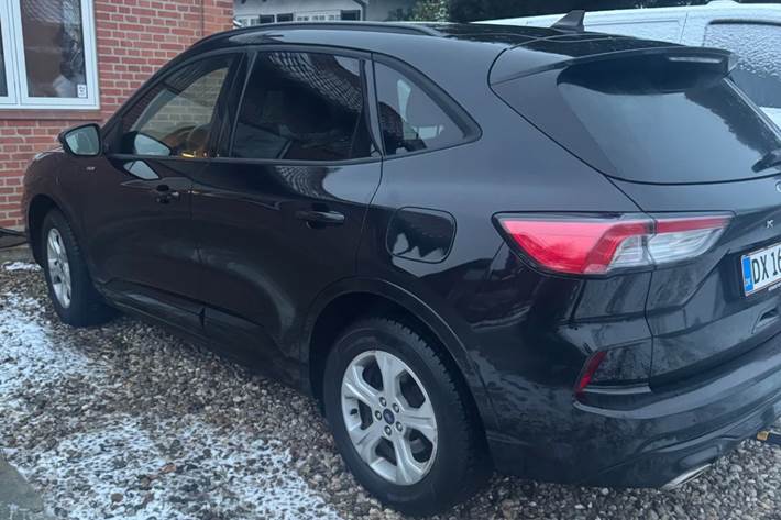 Sort Ford Kuga fra 2023