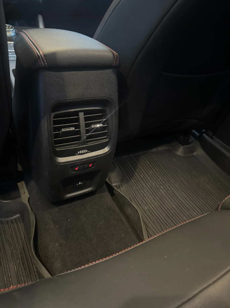 Sort Ford Kuga fra 2023