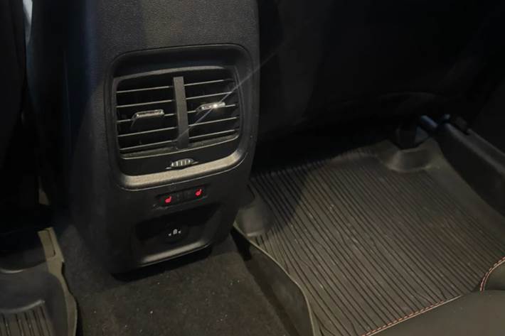 Sort Ford Kuga fra 2023