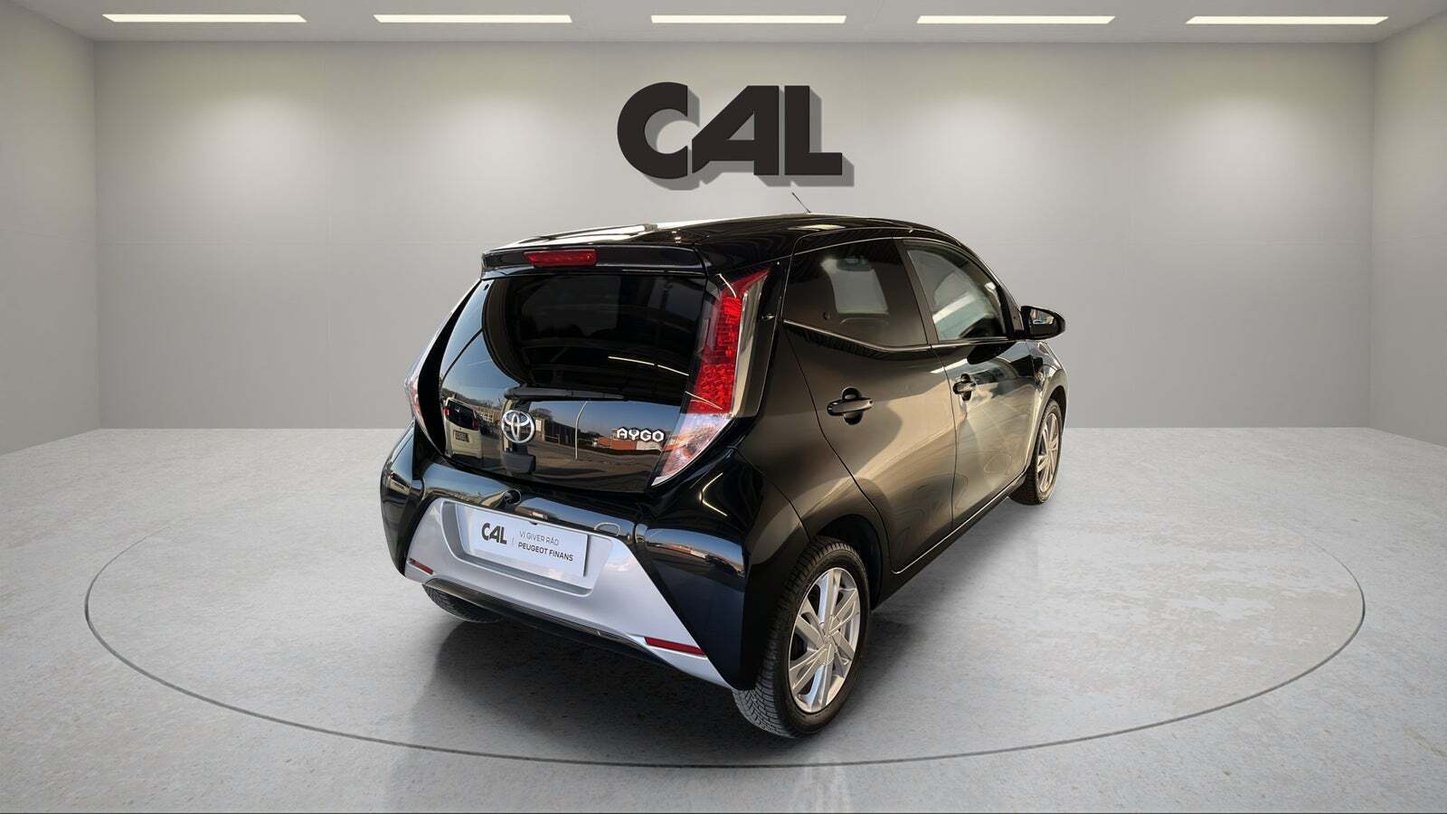 Beige Toyota Aygo fra 2017