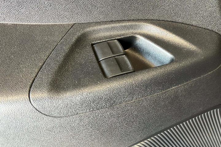 Beige Toyota Aygo fra 2017