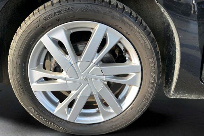 Beige Toyota Aygo fra 2017