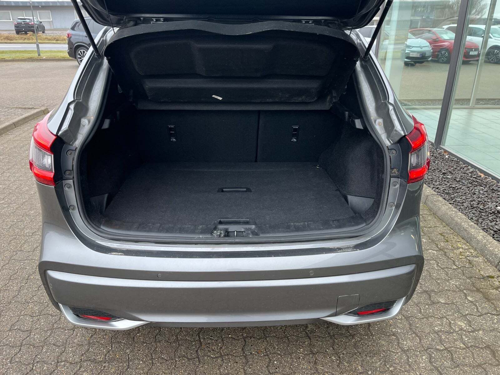 Grå Nissan Qashqai fra 2019