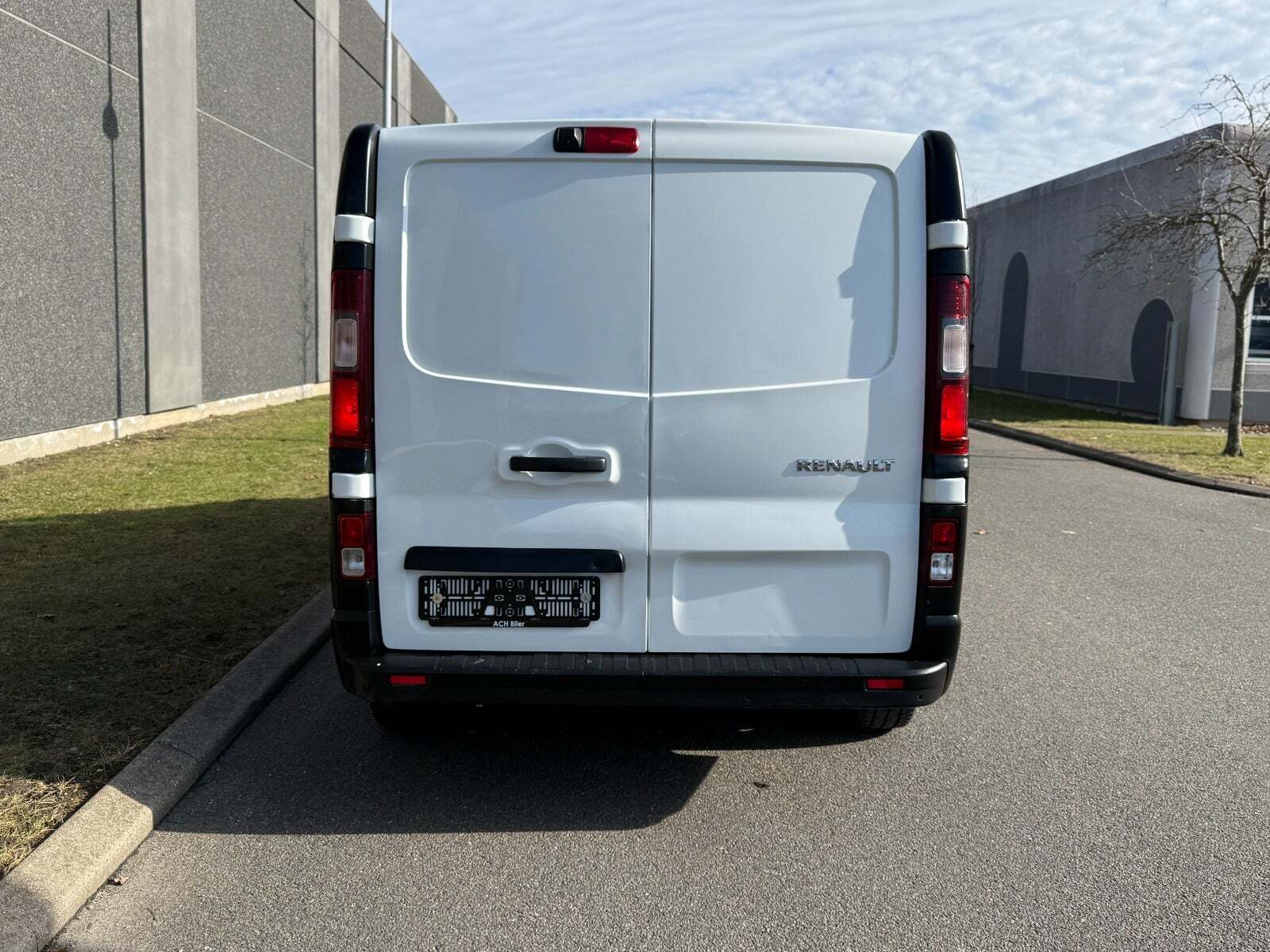 Renault Trafic T29 2,0 dCi 145 L2H1