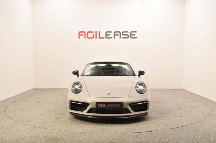 Grå Porsche 911 Carrera GTS fra 2022