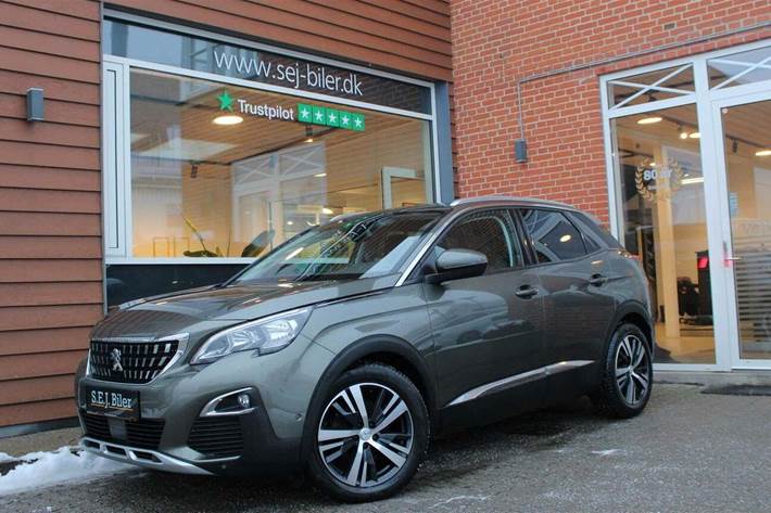 Grå Peugeot 3008 fra 2017