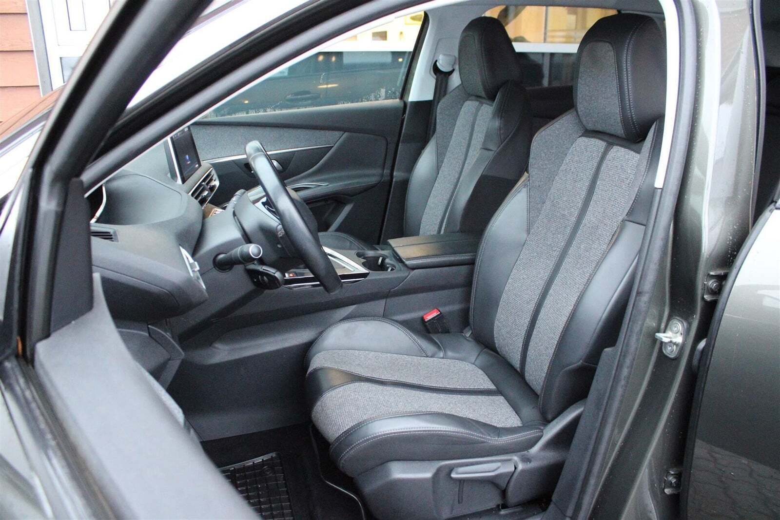 Peugeot 3008 2,0 BlueHDi 150 Allure