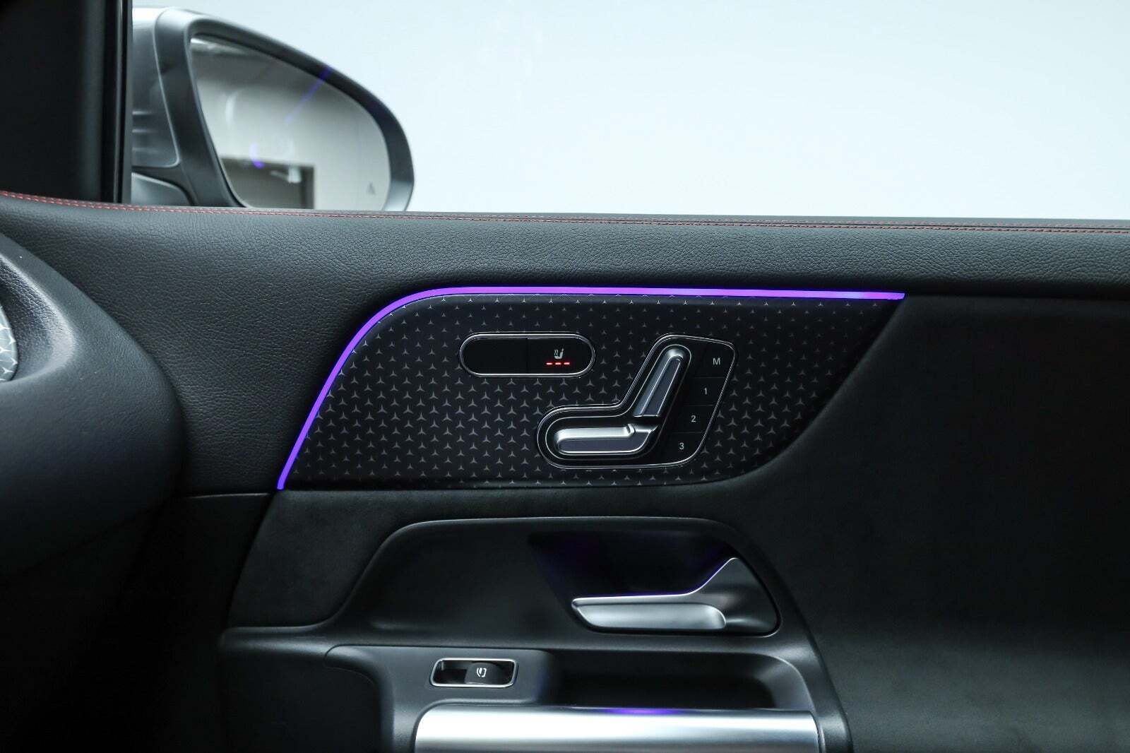 Grå Mercedes EQA350 fra 2025