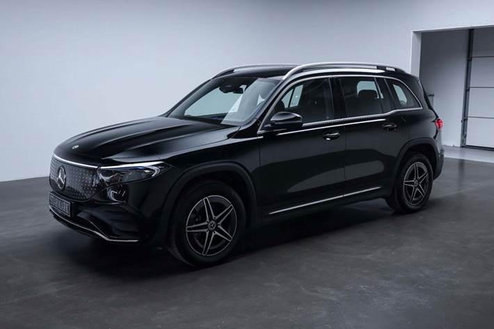 Sort Mercedes EQB250+ fra 2025