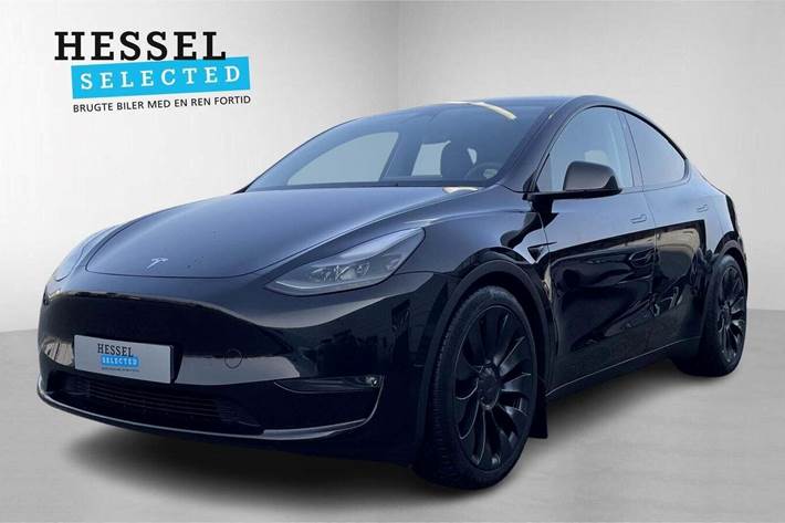 Sort Tesla Model Y fra 2023