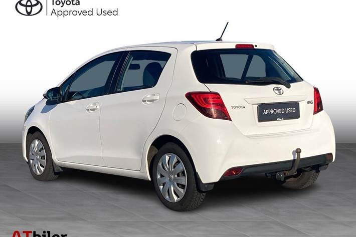 Hvid Toyota Yaris fra 2015