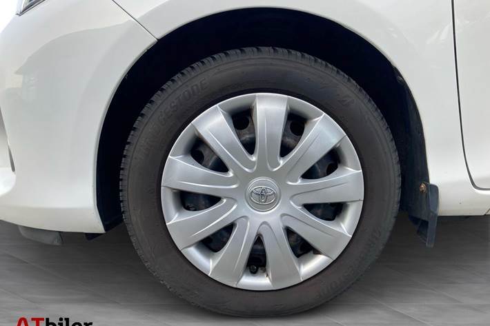 Hvid Toyota Yaris fra 2015