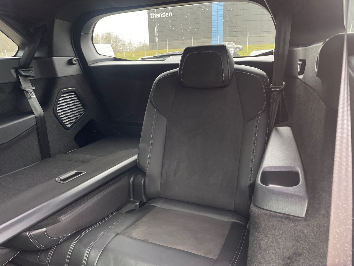 Hvid Peugeot e-5008 fra 2024