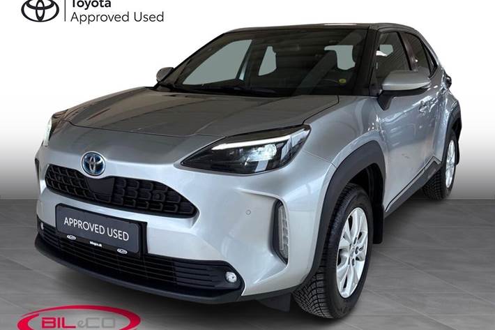 Sølv Toyota Yaris Cross fra 2021