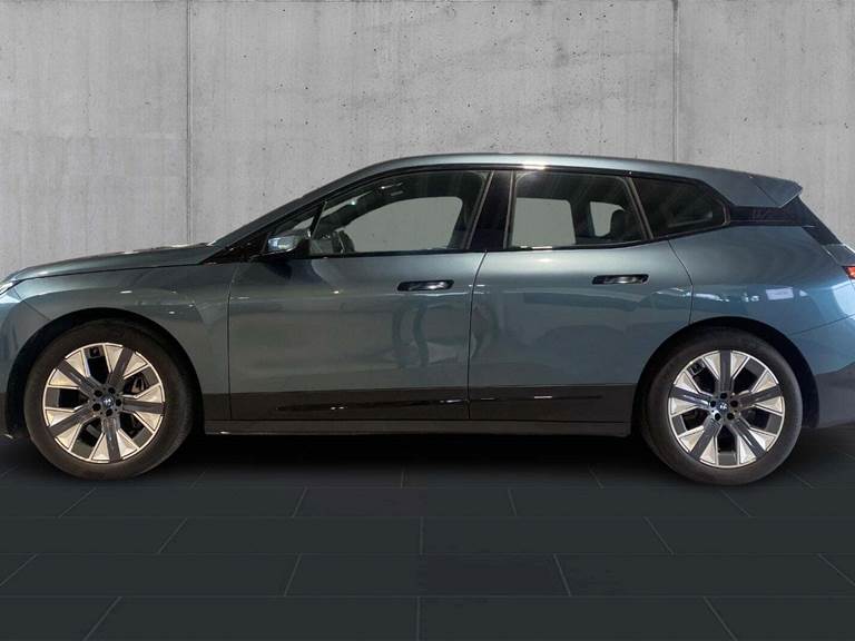 BMW iX xDrive40