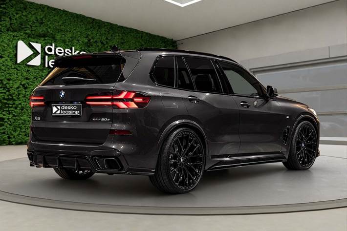 Grå BMW X5 fra 2024