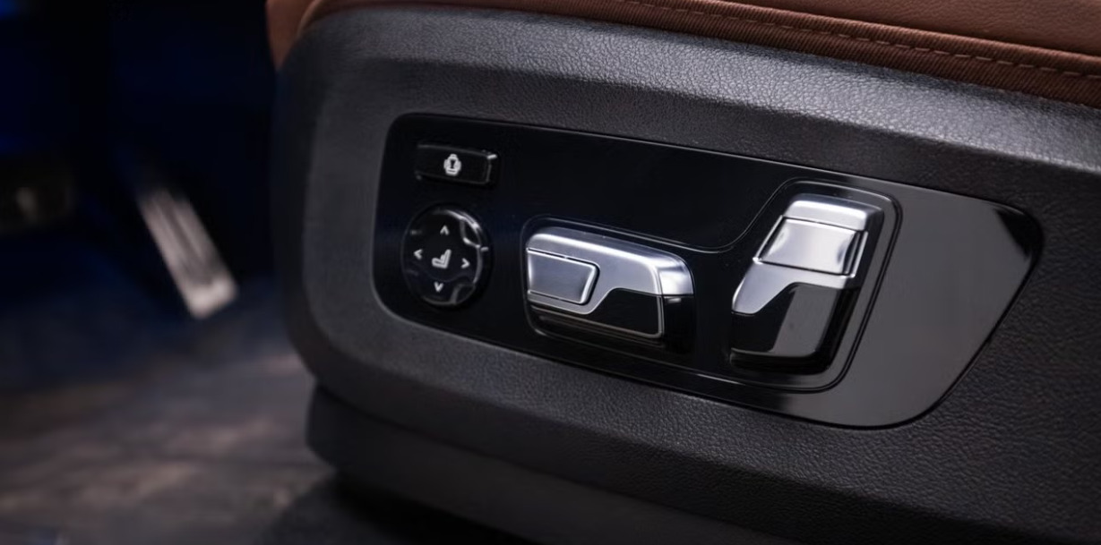 Grå BMW X5 fra 2024