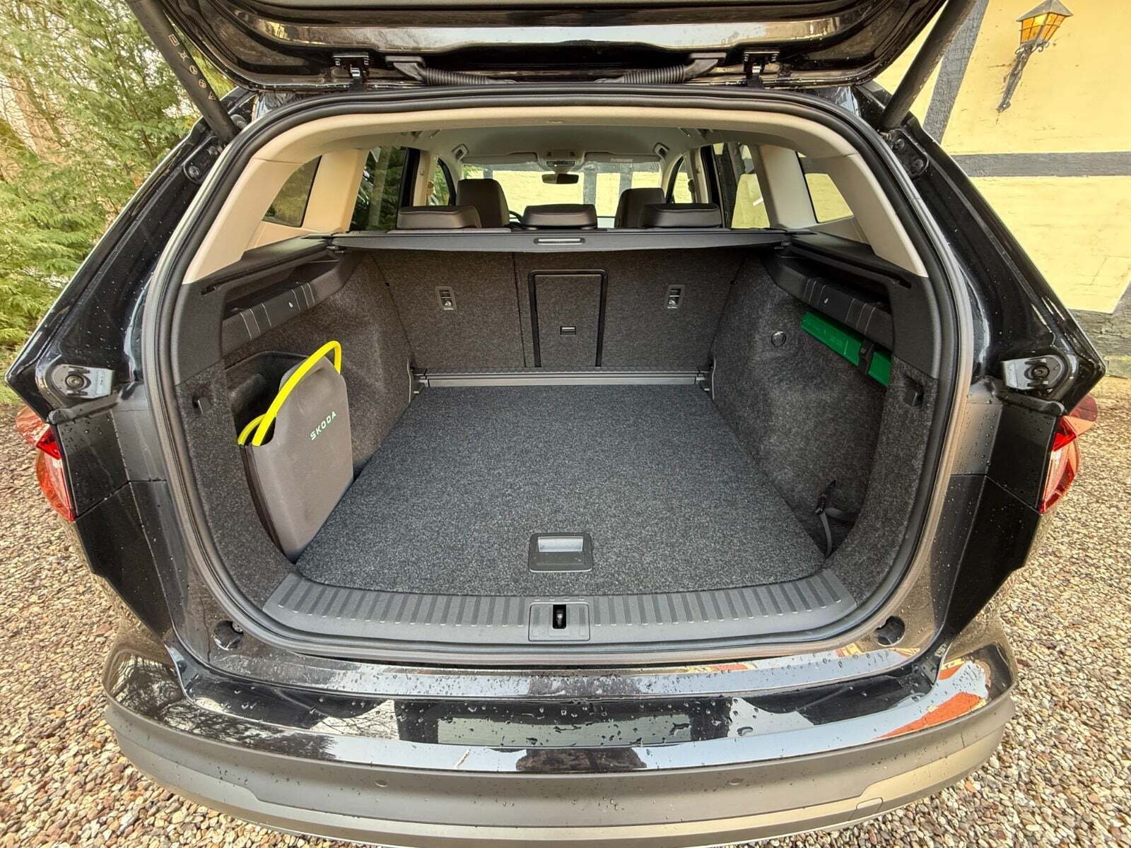 Sort Skoda Enyaq fra 2024