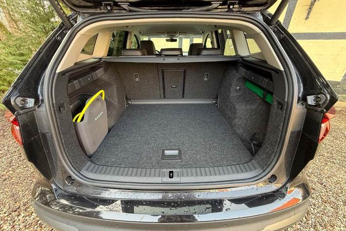 Sort Skoda Enyaq fra 2024