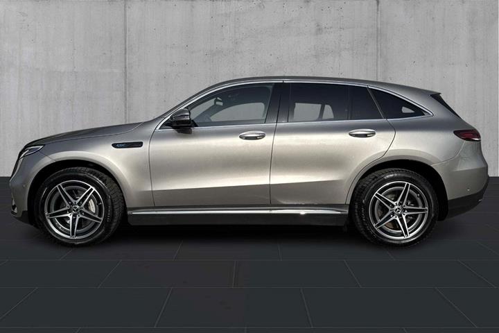Gul Mercedes EQC400 fra 2022