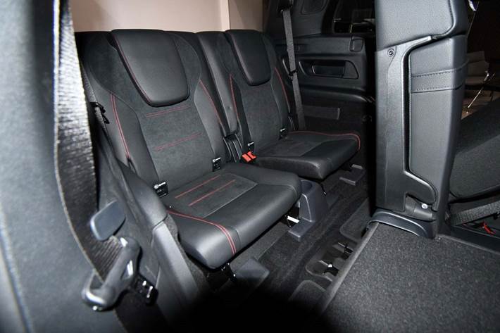 Gul Mercedes EQB250+ fra 2026