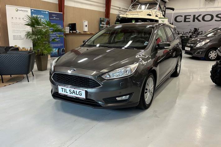 Grå Ford Focus fra 2016