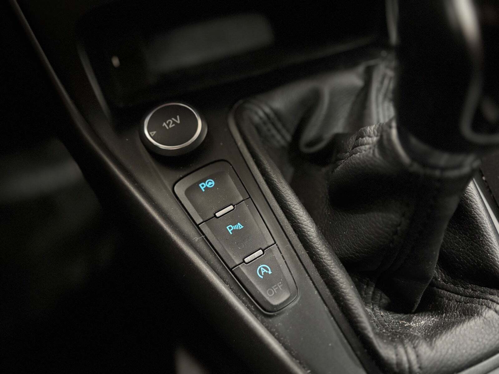 Grå Ford Focus fra 2016