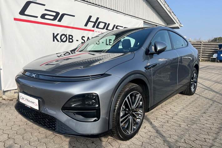 Grå Xpeng G6 fra 2025