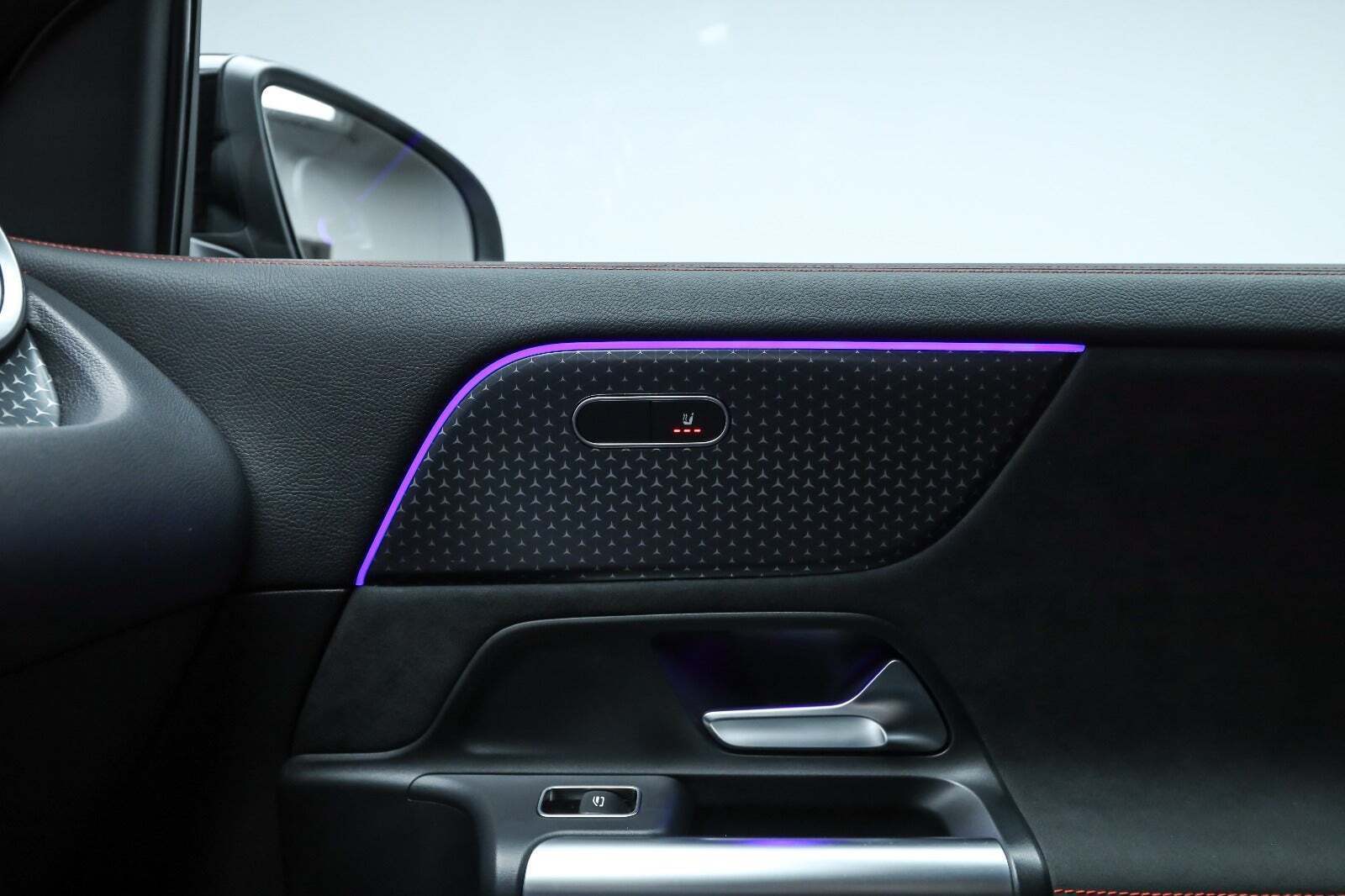 Sølv Mercedes EQA250+ fra 2025