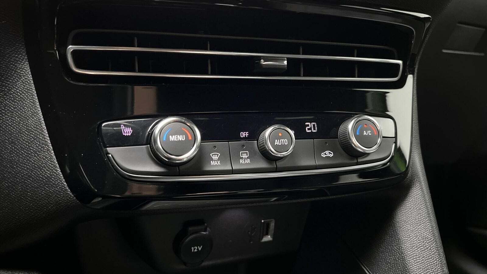 Grøn Opel Mokka-e fra 2022