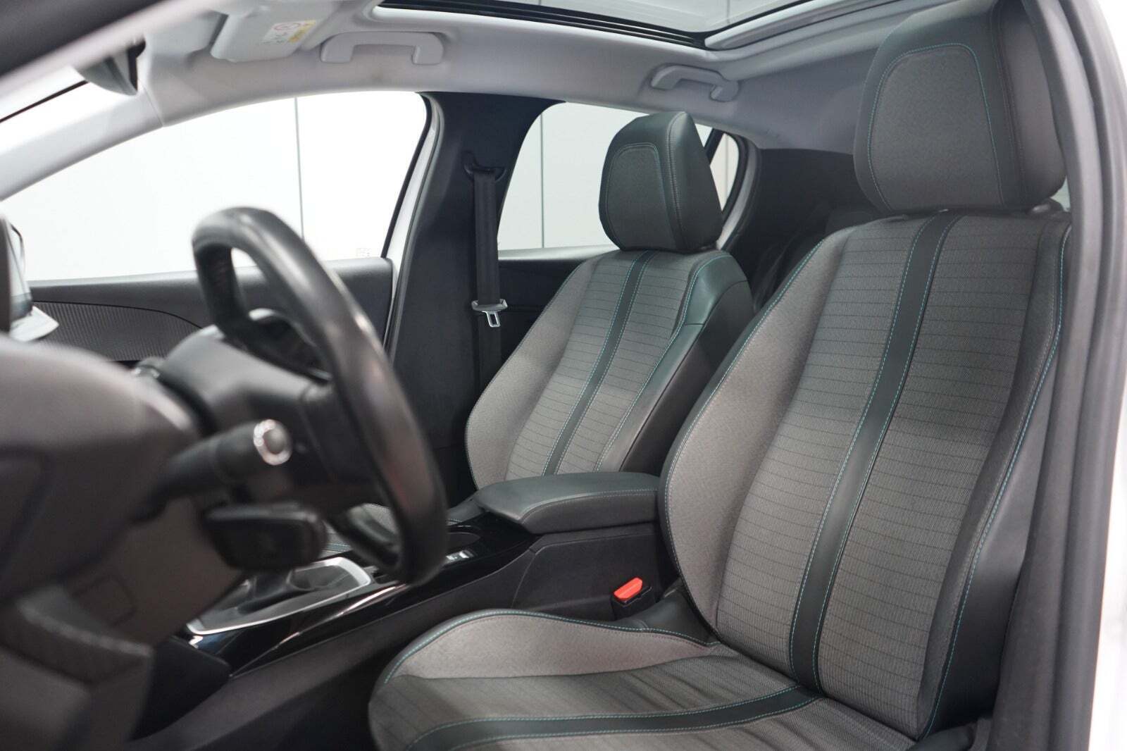 Peugeot 208 1,2 PureTech 100 Edition:210+