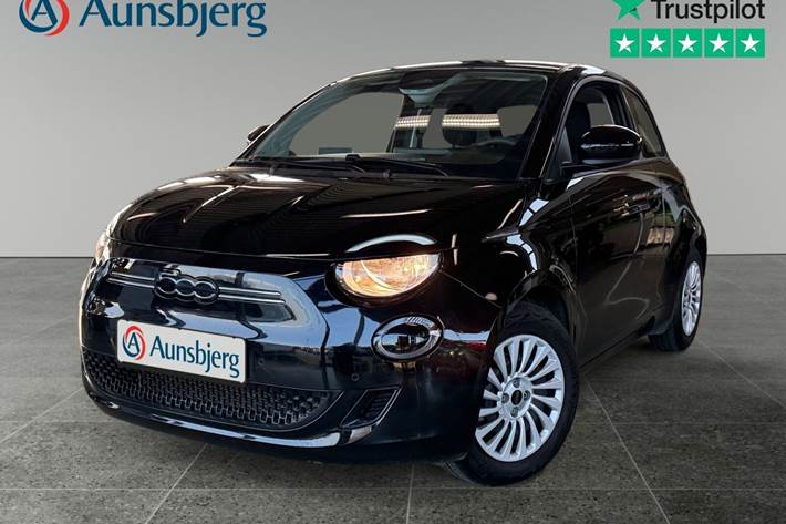 Sort Fiat 500e fra 2024 set udefra