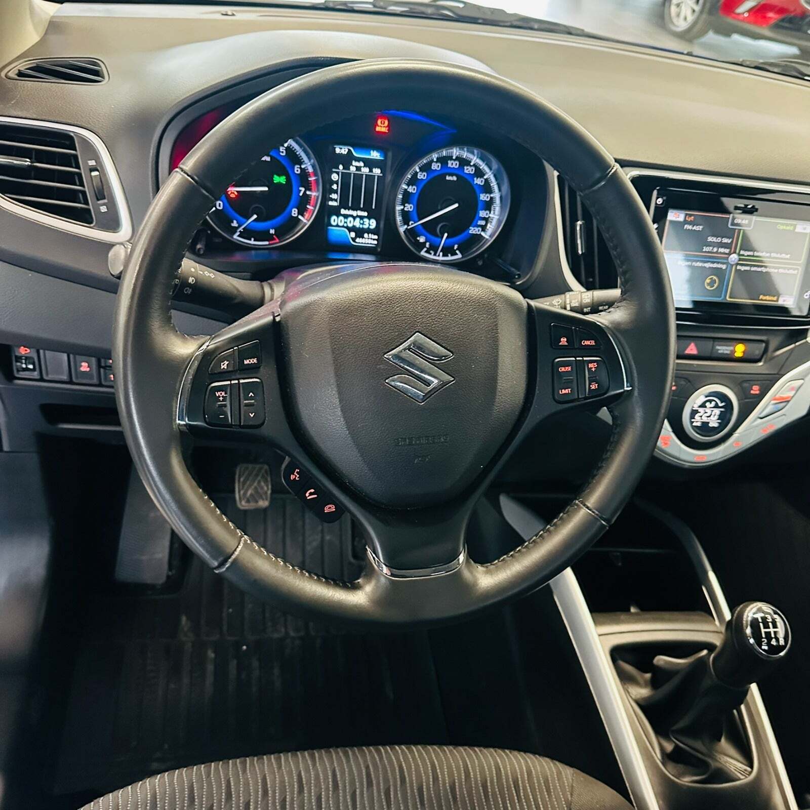 Blå Suzuki Baleno fra 2016