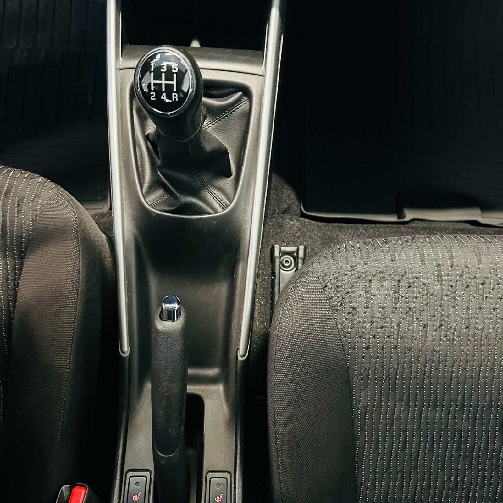 Blå Suzuki Baleno fra 2016