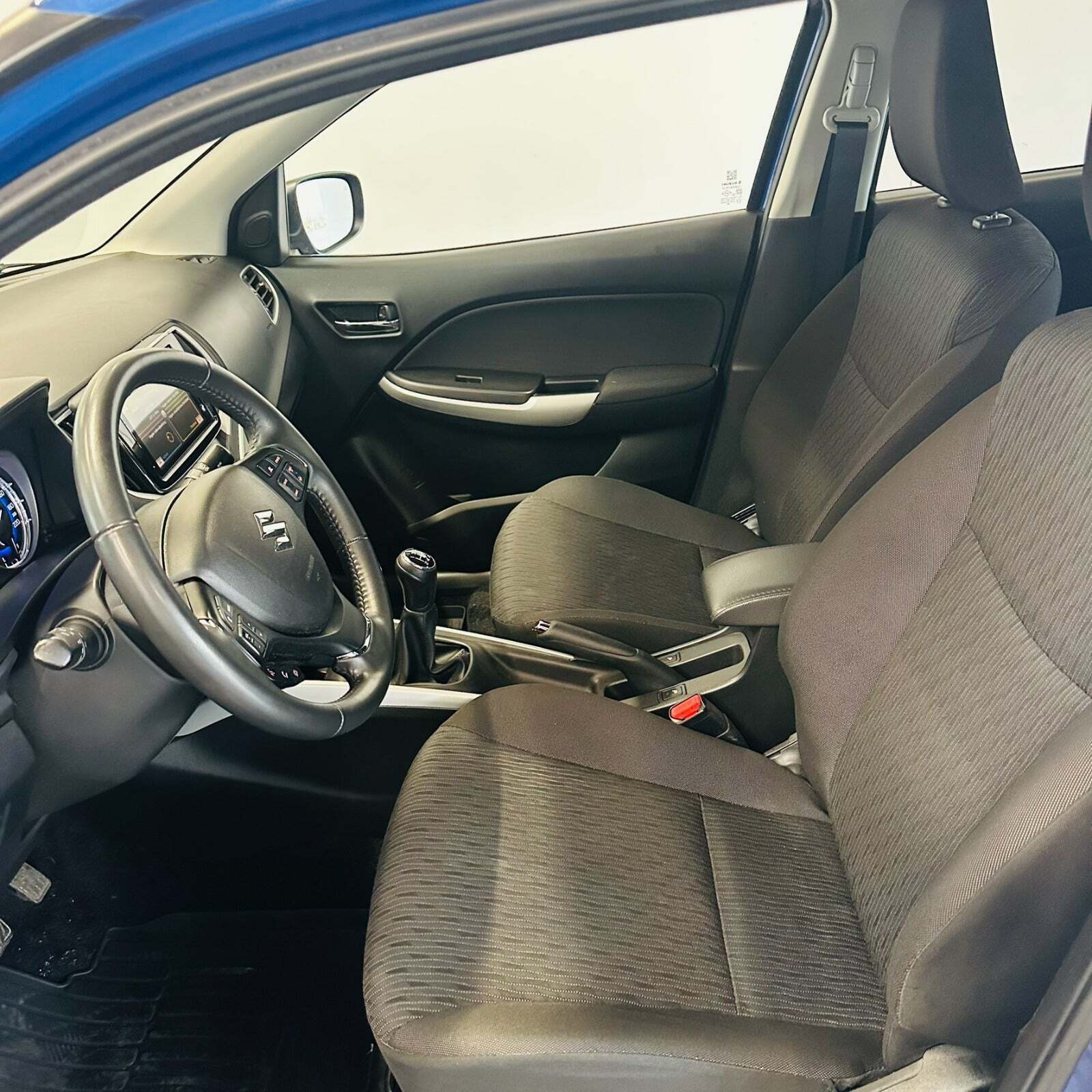 Blå Suzuki Baleno fra 2016
