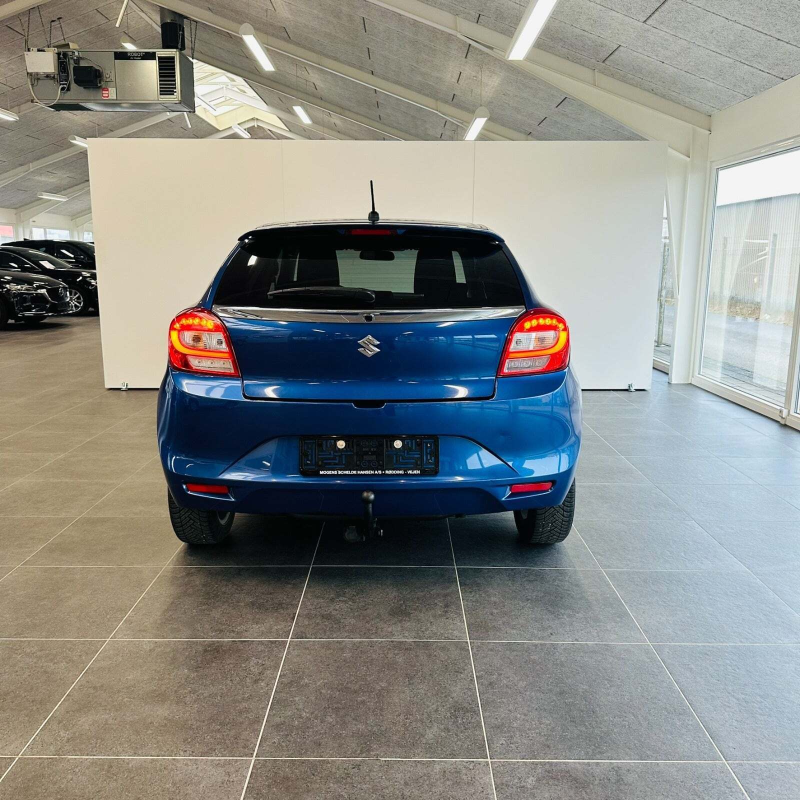 Blå Suzuki Baleno fra 2016