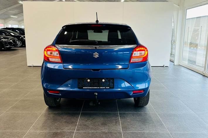 Blå Suzuki Baleno fra 2016
