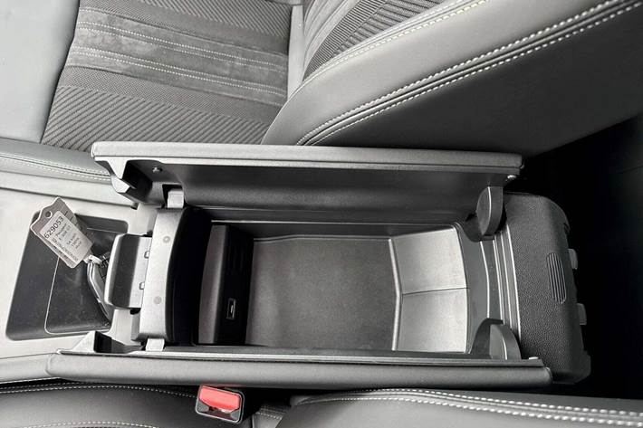 Hvid Peugeot E-308 fra 2023