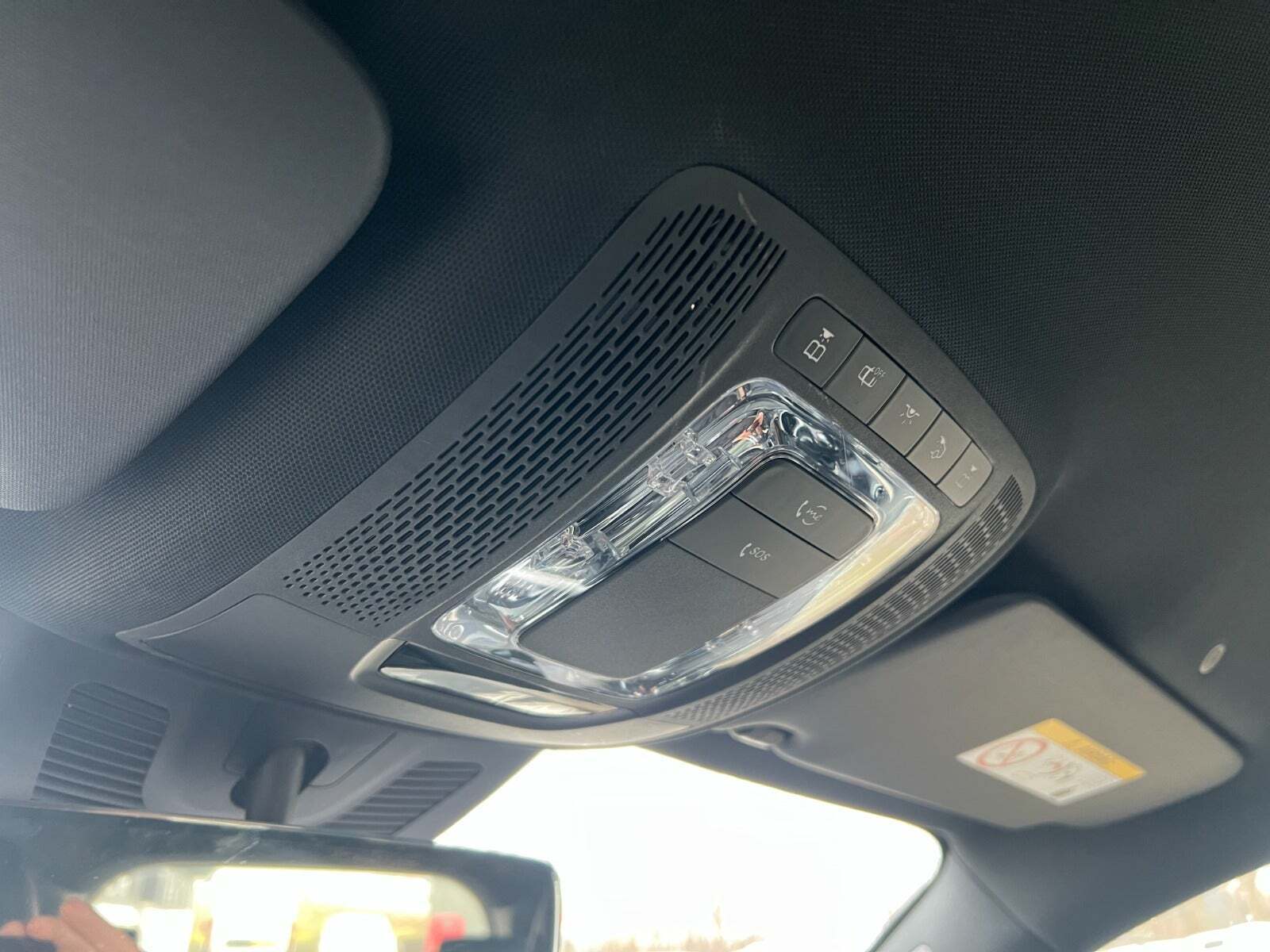 Sort Mercedes EQB300 fra 2023