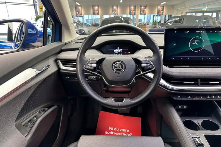 Blå Skoda Enyaq fra 2023