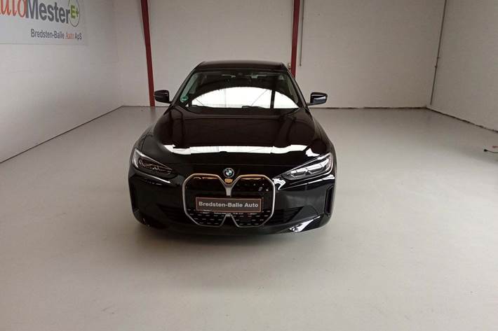 Sort BMW i4 fra 2023