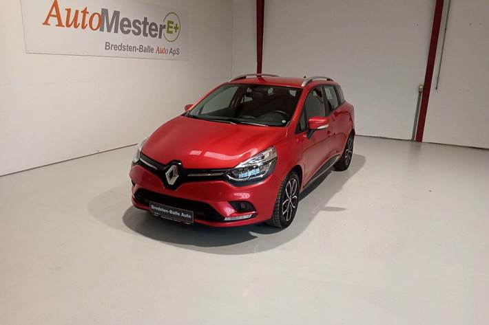 Rød Renault Clio IV fra 2018