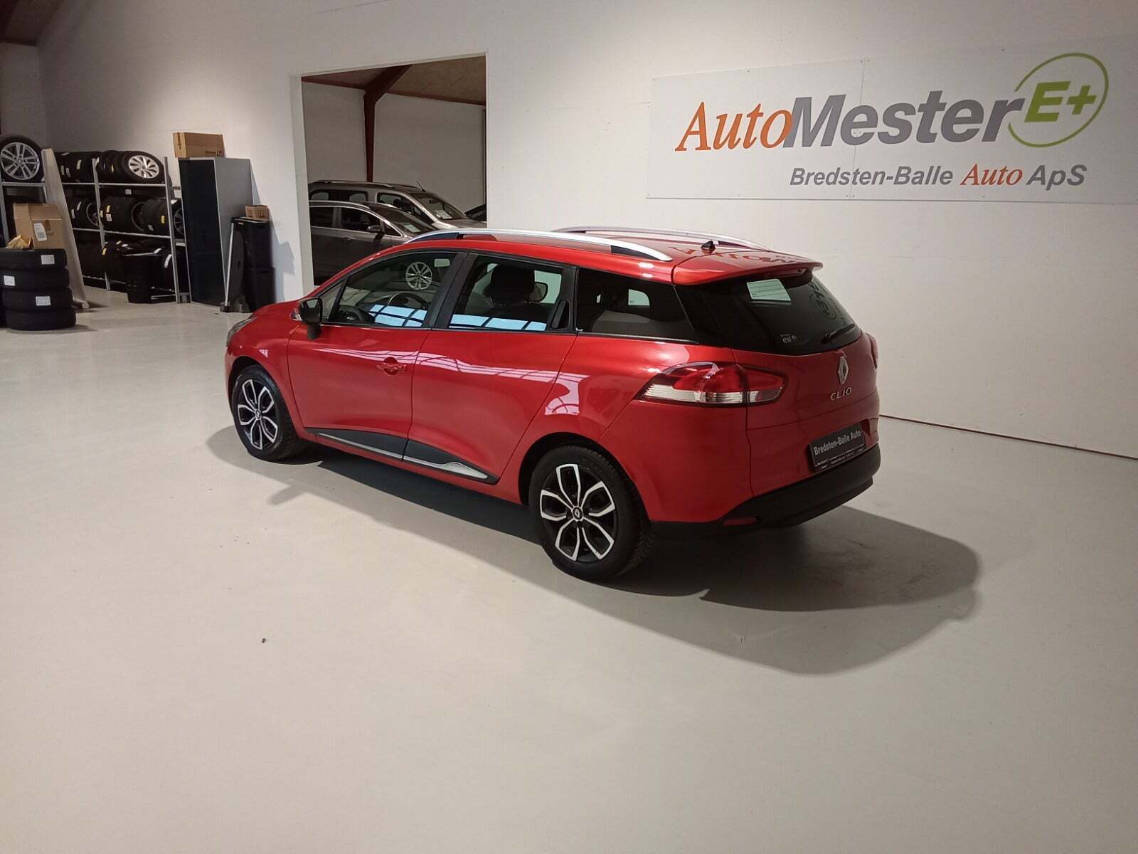 Rød Renault Clio IV fra 2018