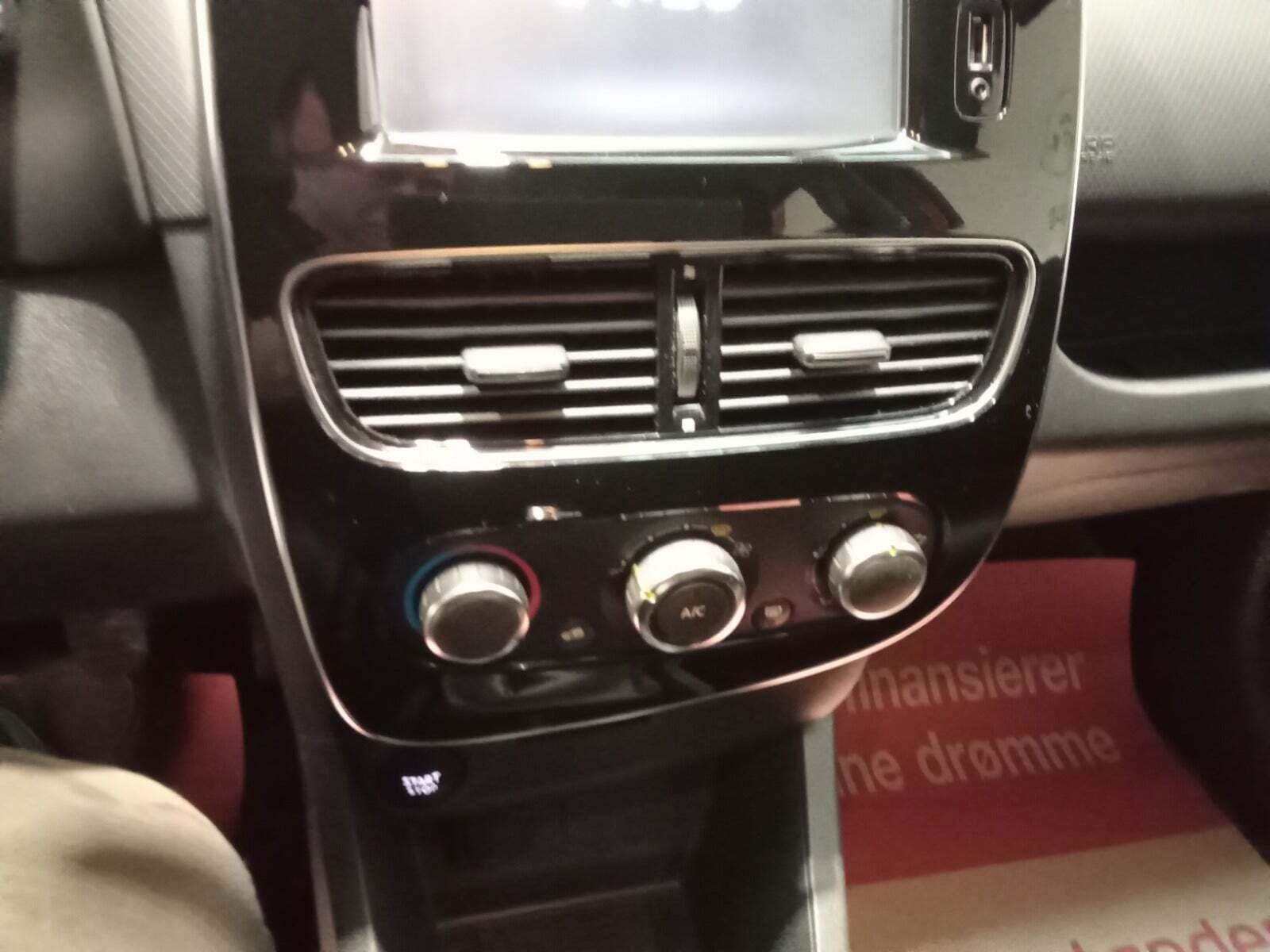 Rød Renault Clio IV fra 2018