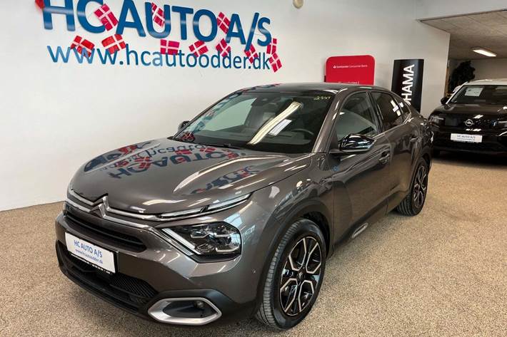 Grå Citroën ë-C4 X fra 2024 set udefra