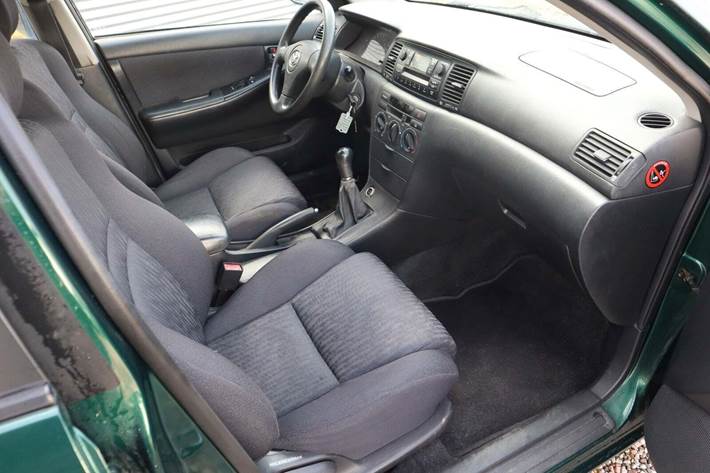 Grøn Toyota Corolla fra 2002