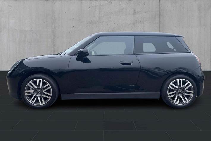 Sort Mini Cooper SE fra 2025