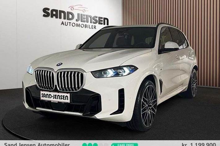 Hvid BMW X5 fra 2025