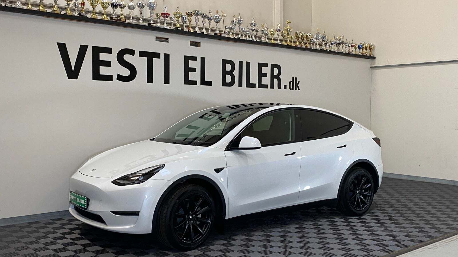 Tesla Model Y Long Range AWD